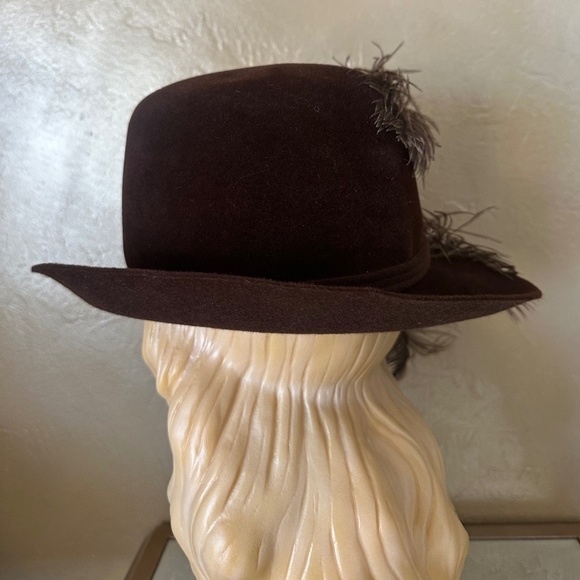 STYLISH LATE 1960s\' BROWN VELOUR FELT FEDORA WITH OSTRICH FEATHERS main image 12